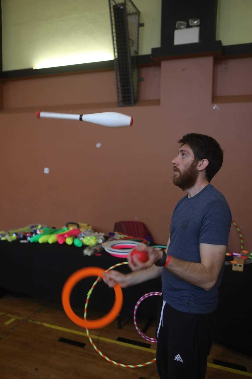 Gio juggling at the National Circus Festival of Ireland.