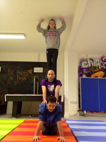 Davi in three person pyramid at Circo de Gort