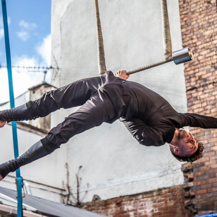 Dynamic Static Trapeze Workshops with Trystan Chambers