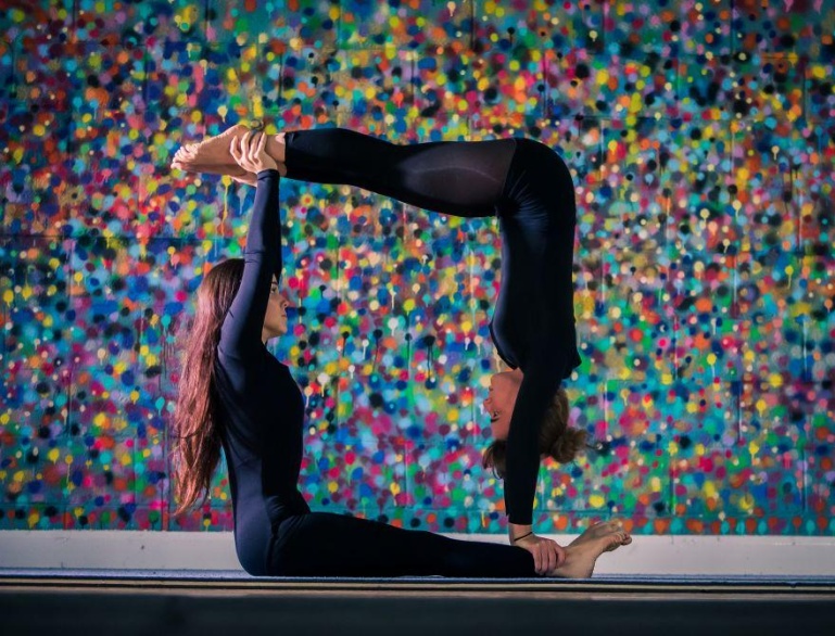 Acrobatics Galway Community Circus Photo by Liam Carroll