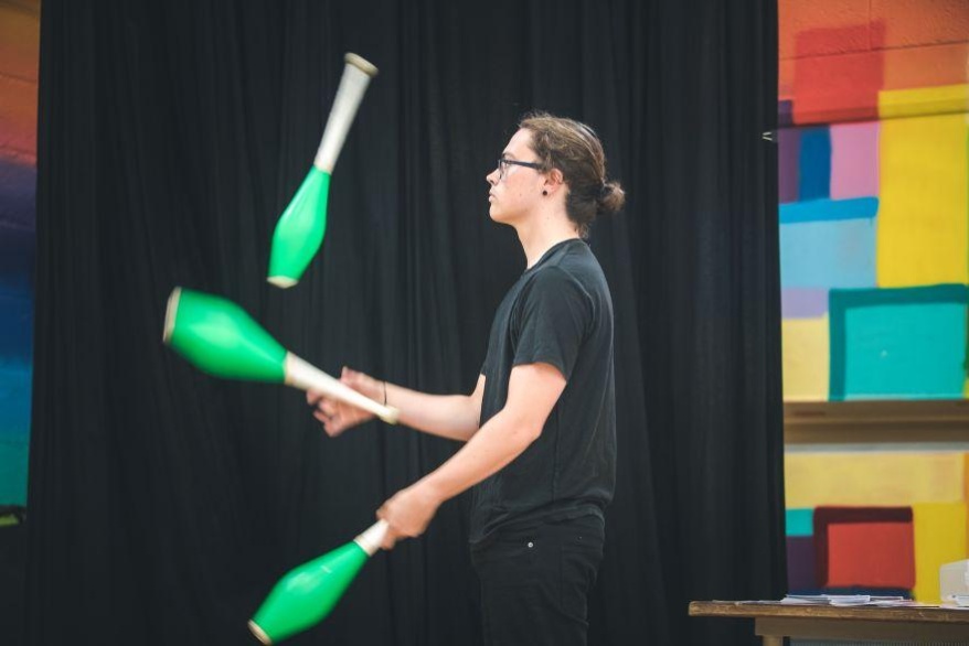 Juggling at Galway Circus Photo by Liam Carroll